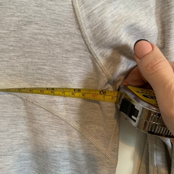 Lululemon Cocoon Wrap Jacket, Asymmetrical zip, size 4 - Picture 6 of 6